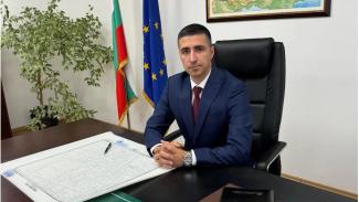 Инж. Георги Георгиев, Изпълнителен директор на Агенцията по геодезия, картография и кадастър (АГКК), пред „Труд news”: Нотариусите също ще могат да издават имотни скици  В момент на сериозни трансформации в системата на кадастъра и имотния регистър, срещаме инж. Георги Георгиев – изпълнителен директор на Агенцията по геодезия, картография и кадастър (АГКК), за да говорим открито за най-наболелите теми. Новата електронна система, ВЕАУ услугите, административните блокажи и съмненията за уязвимости от имотната